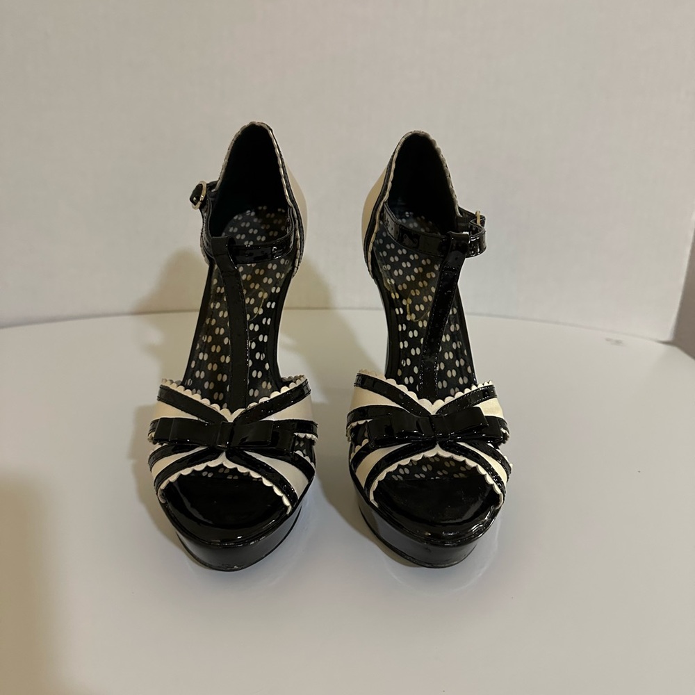 Jessica Simpson Black and White Heels